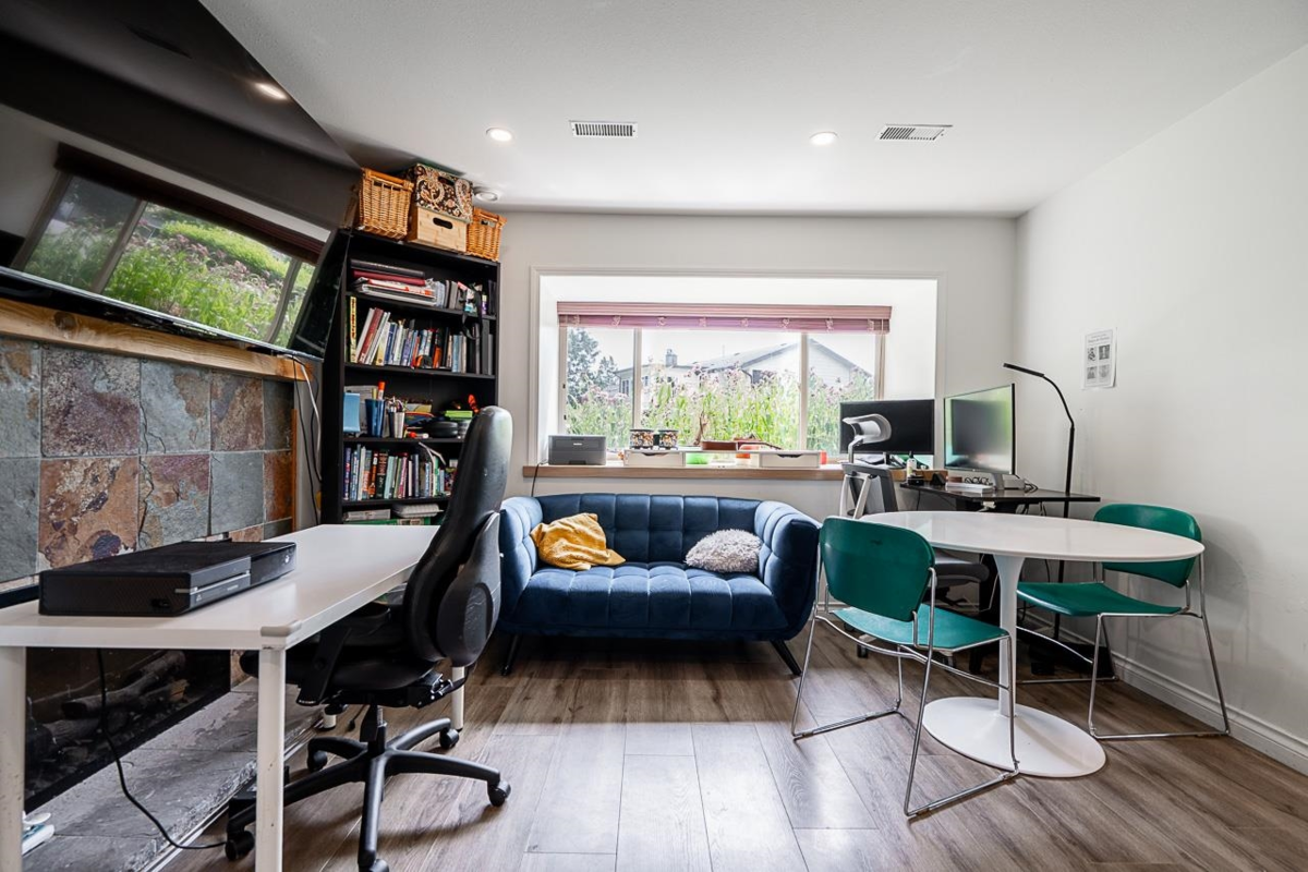 Front Yard Photo of 20419 91a Avenue, Langley, BC