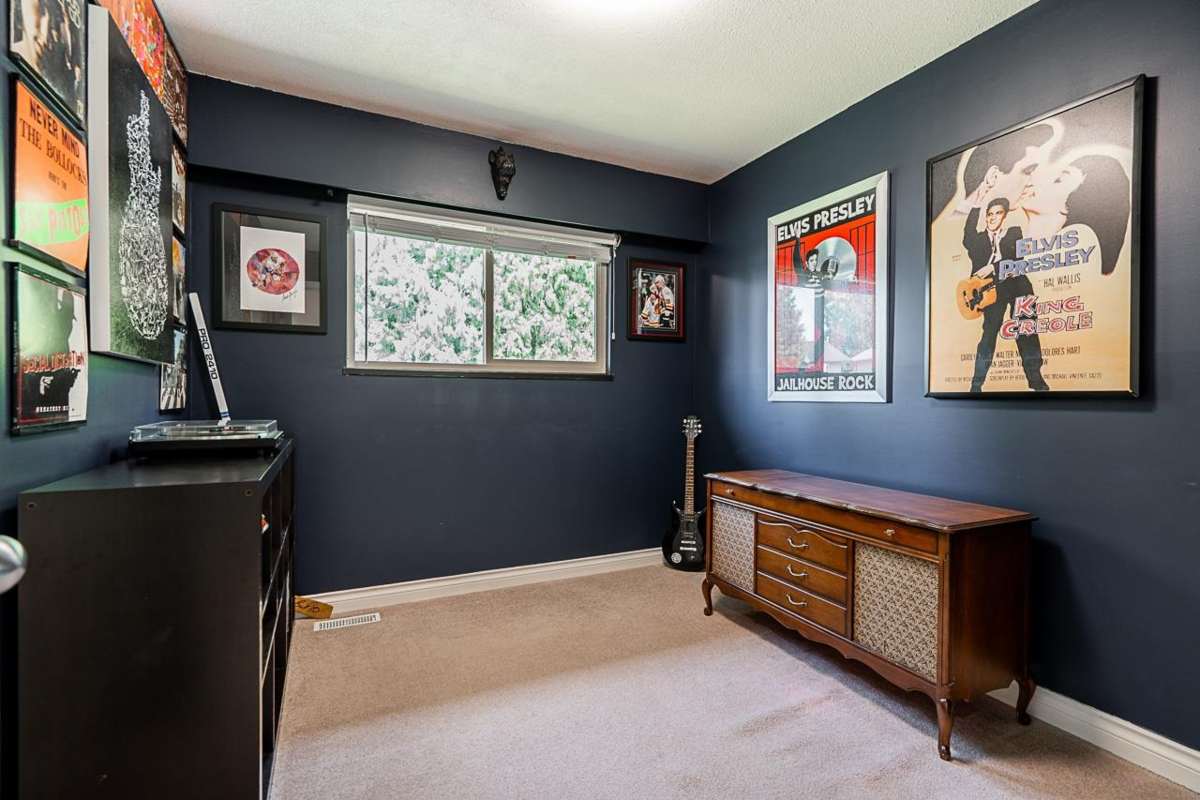 Guest Bathroom Photo of 20419 91a Avenue, Langley, BC