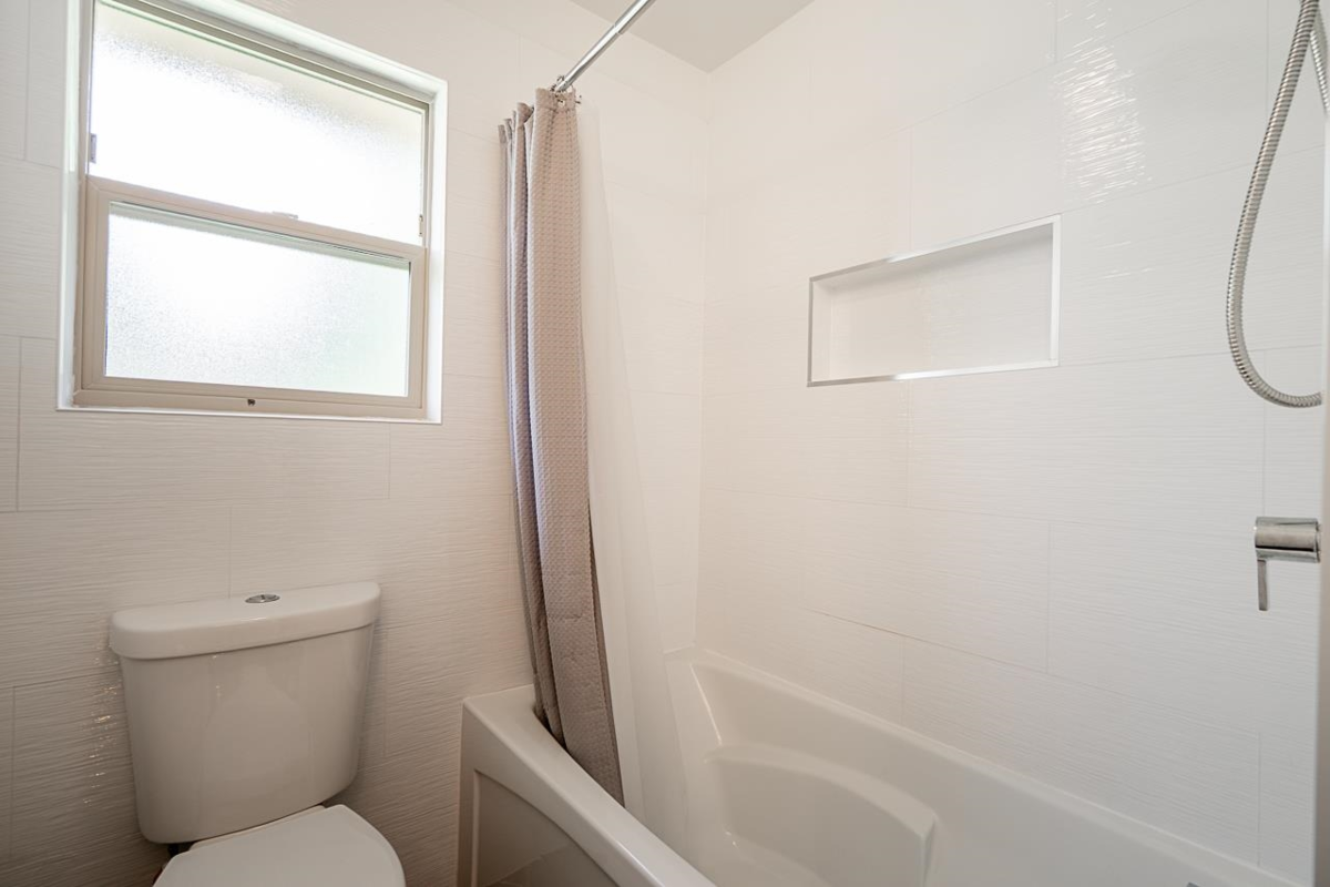 Laundry Room Photo of 20419 91a Avenue, Langley, BC