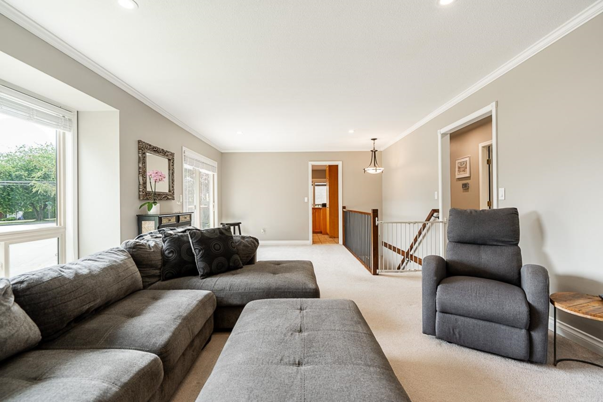 Living Room Photo of 20419 91a Avenue, Langley, BC