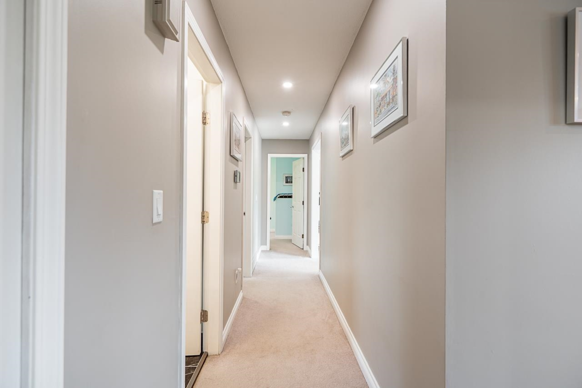 Primary Bathroom Photo of 20419 91a Avenue, Langley, BC