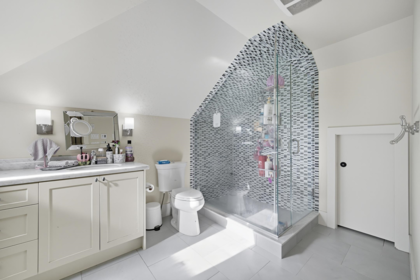 Hot Tub / Spa Photo of 1350 W 15th Avenue, Vancouver, BC