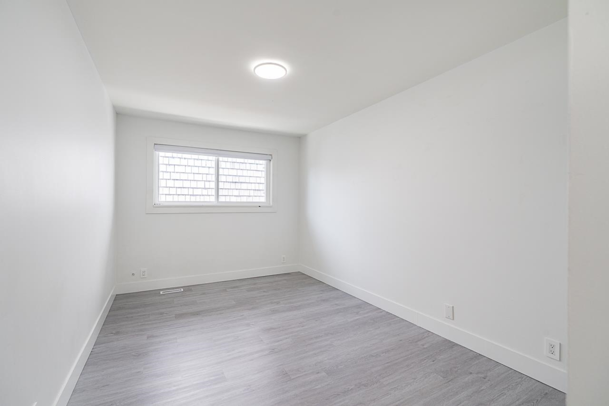 Entry Foyer Photo of 4346 Dundas Street, Burnaby, BC