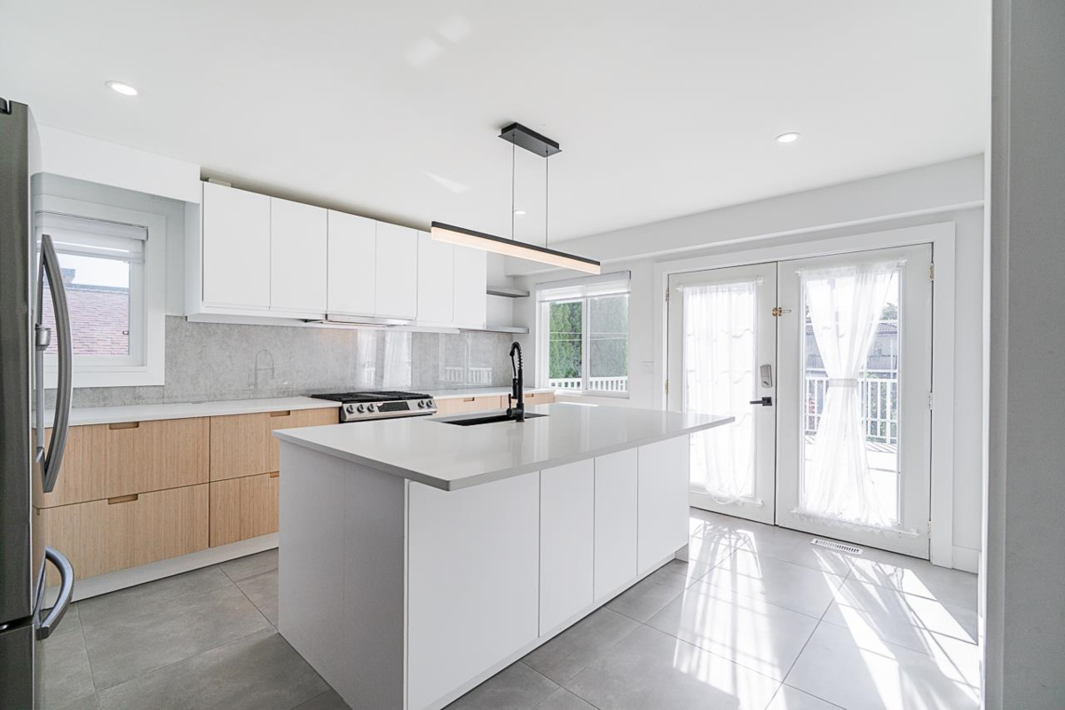 Guest Bathroom Photo of 4346 Dundas Street, Burnaby, BC