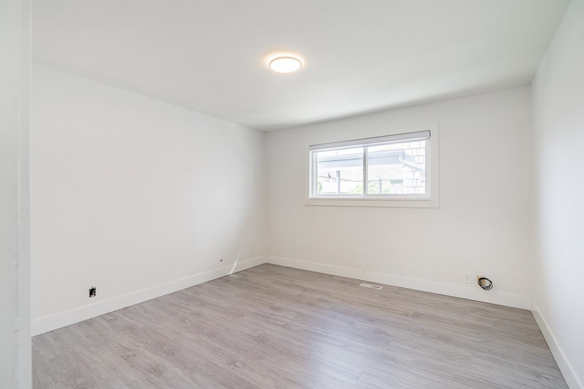 Hallway Photo of 4346 Dundas Street, Burnaby, BC