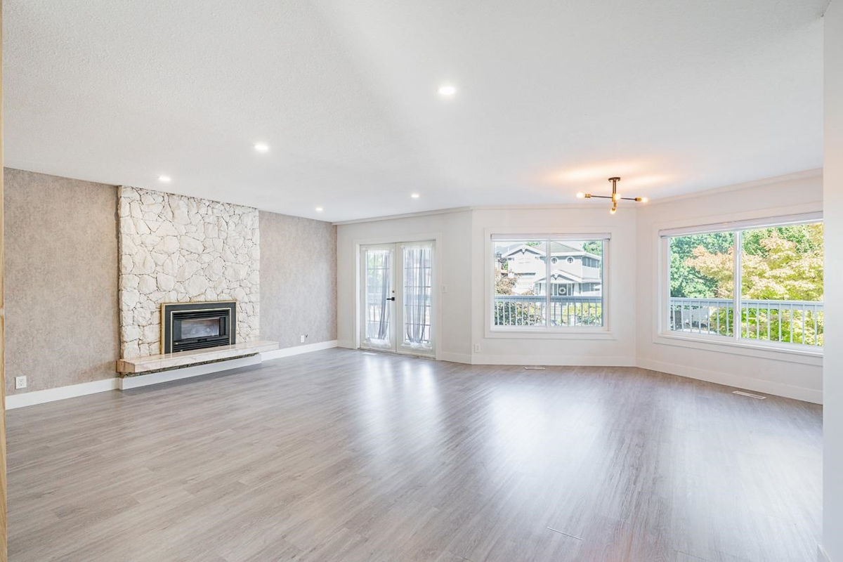 Kitchen Photo of 4346 Dundas Street, Burnaby, BC
