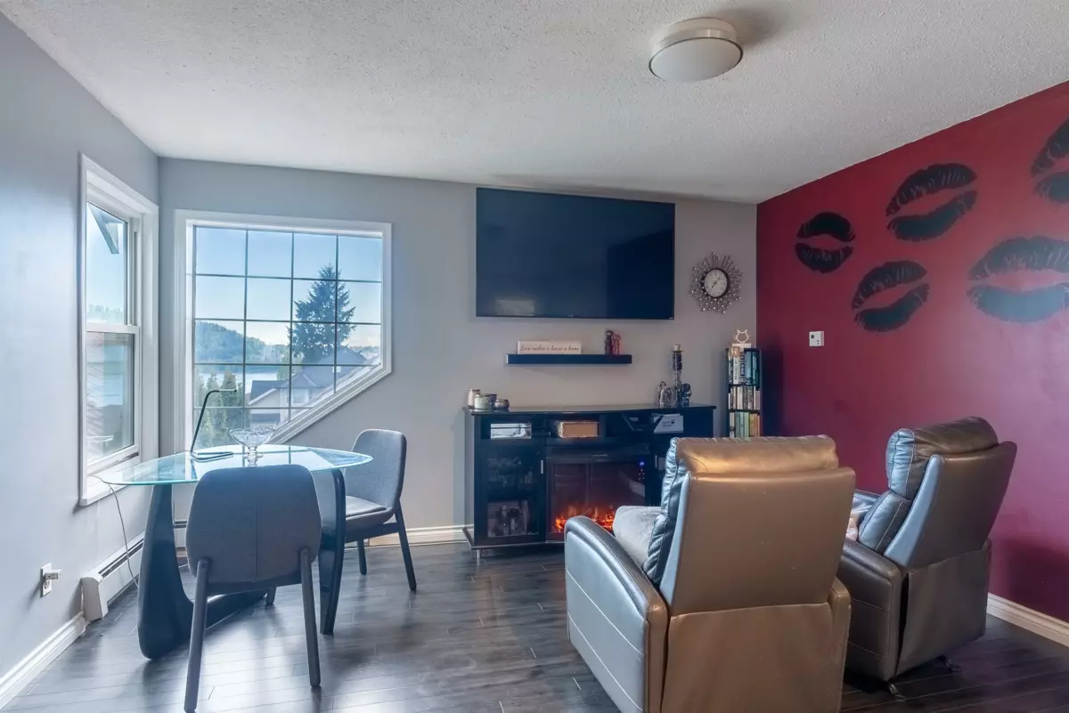 Hallway Photo of 318 Roche Point Drive, North Vancouver, BC