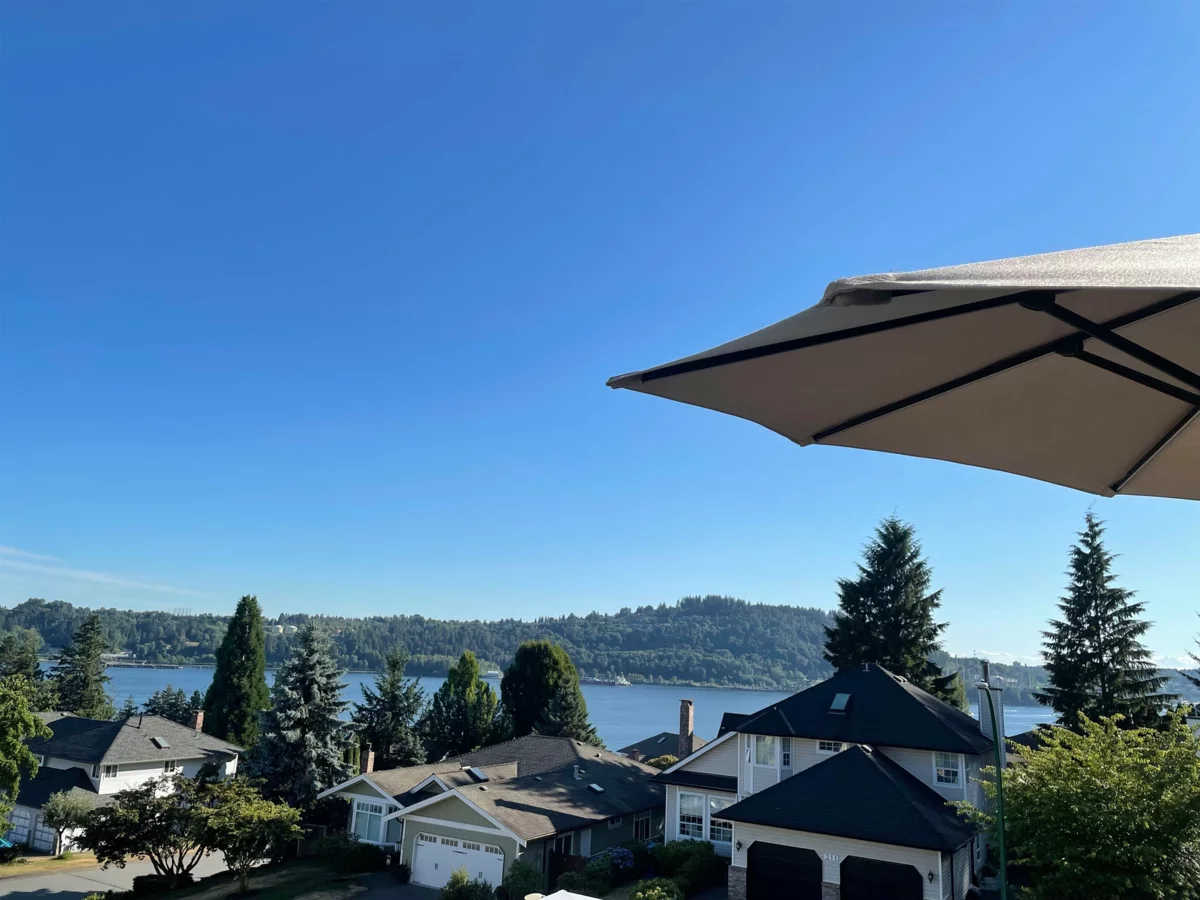 Kitchen Photo of 318 Roche Point Drive, North Vancouver, BC