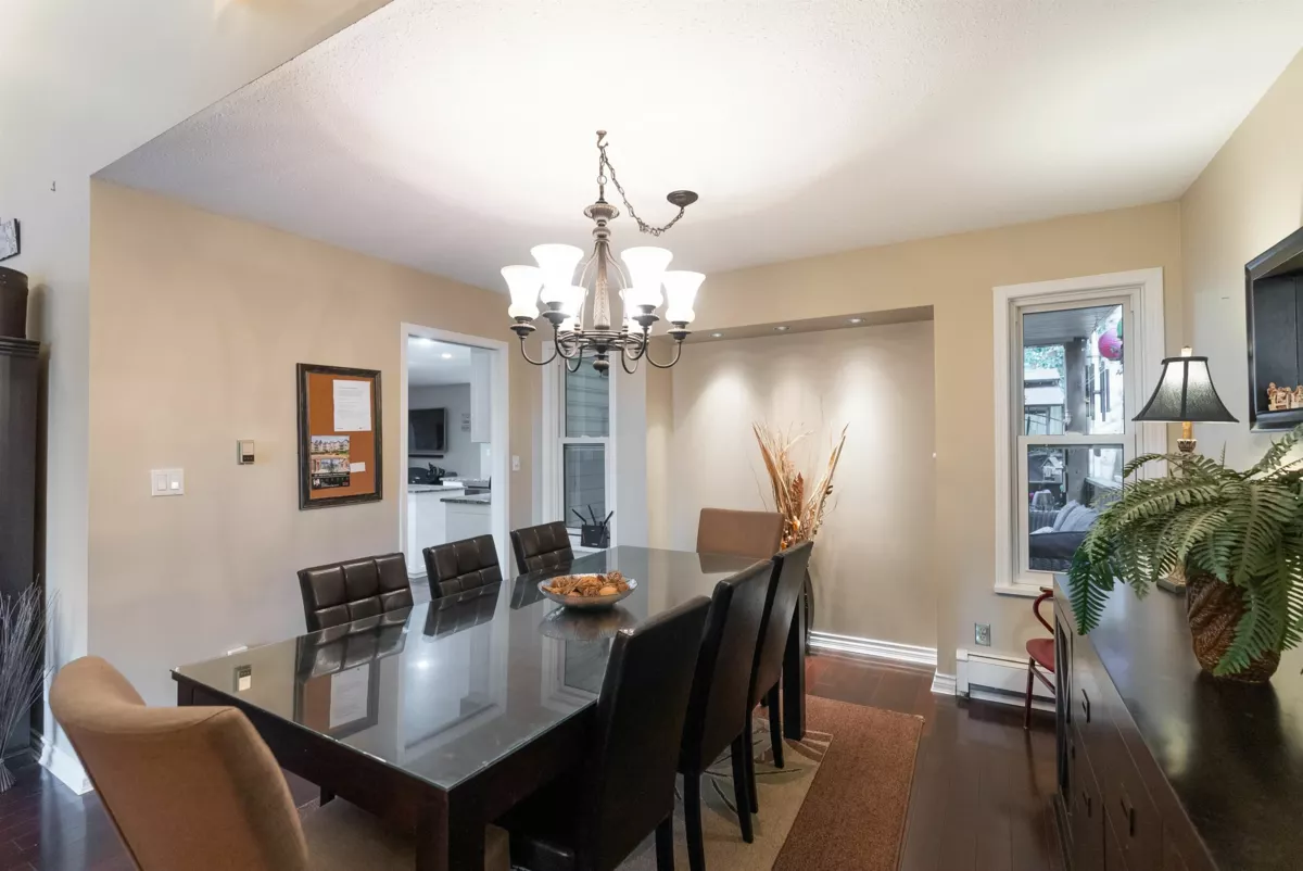 Laundry Room Photo of 318 Roche Point Drive, North Vancouver, BC