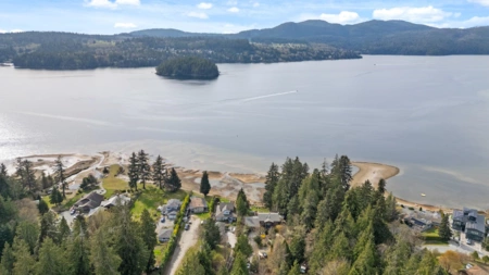 6283 Sechelt Inlet Road, Sechelt, BC, Sechelt — Single Family Residence for sale