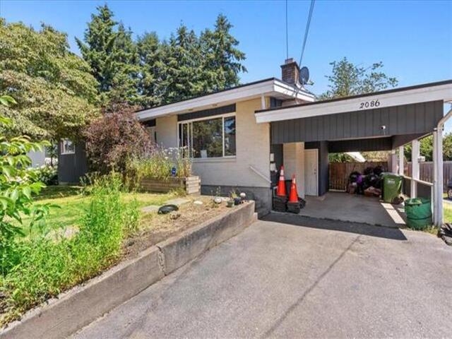 Living Room Photo of 2086 Sherwood Crescent, Abbotsford, BC