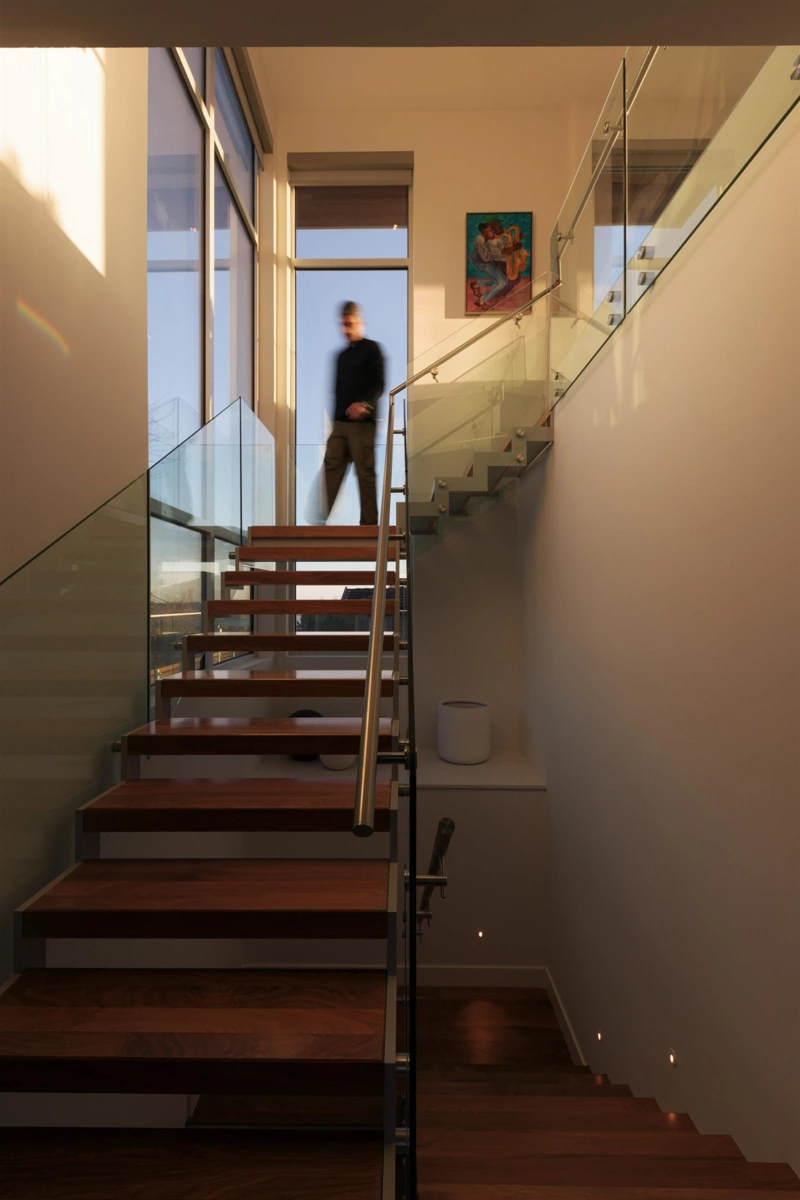 Staircase Photo of 1715 22nd Street, West Vancouver, BC