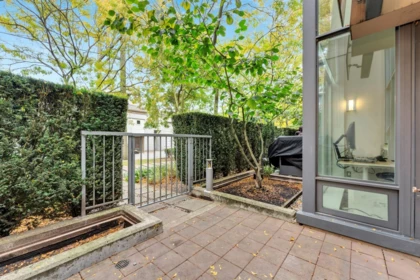 Front Yard Photo of 268 W 1st Avenue, Vancouver, BC