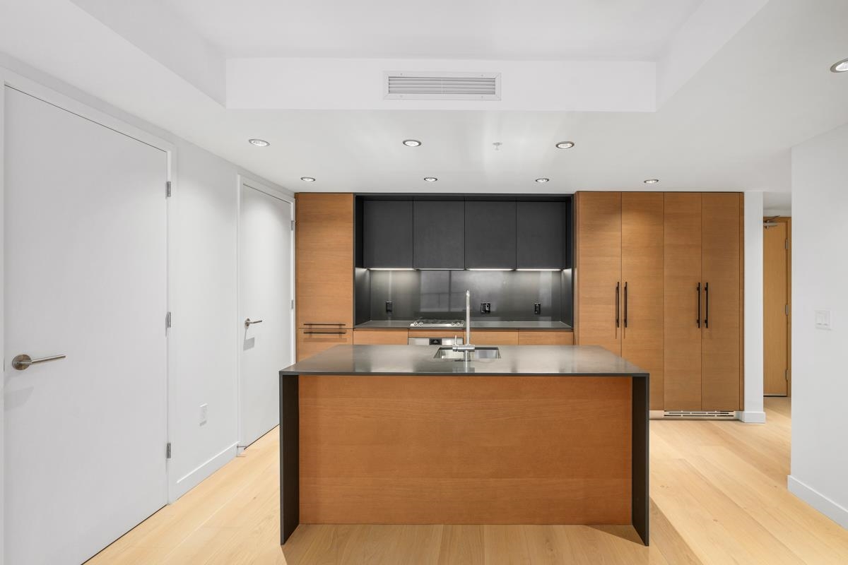 Dining Area Photo of 3210 1289 Hornby Street, Vancouver, BC