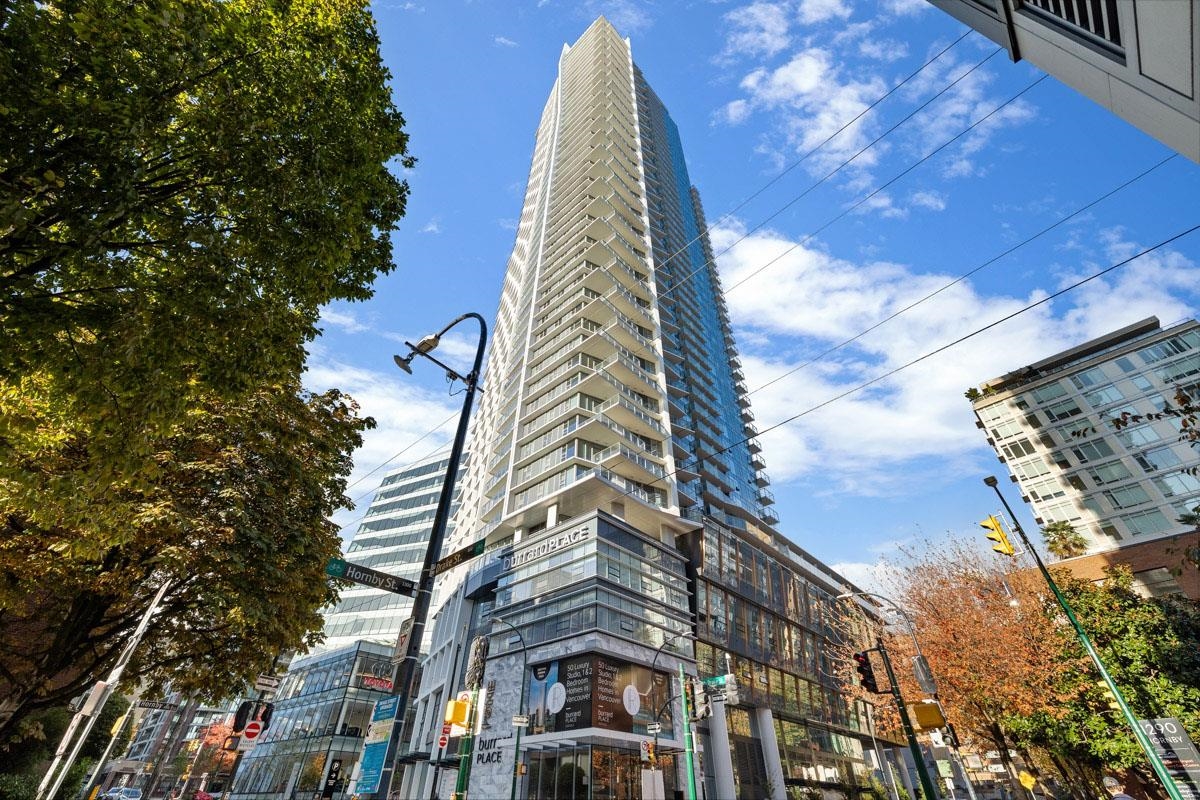 Front Yard Photo of 3210 1289 Hornby Street, Vancouver, BC