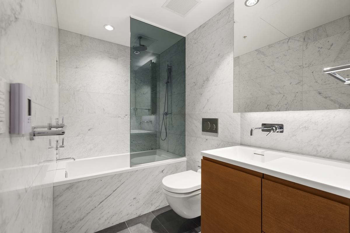 Guest Bathroom Photo of 3210 1289 Hornby Street, Vancouver, BC