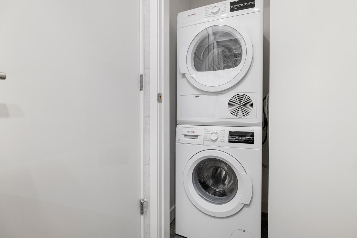 Powder Room Photo of 3210 1289 Hornby Street, Vancouver, BC