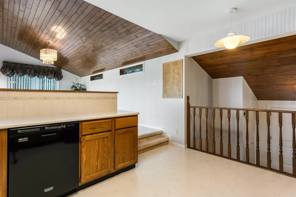 Breakfast Nook Photo of 43445 Alameda Drive, Chilliwack, BC