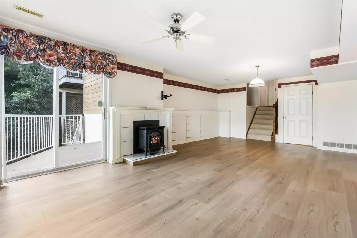 Laundry Room Photo of 43445 Alameda Drive, Chilliwack, BC