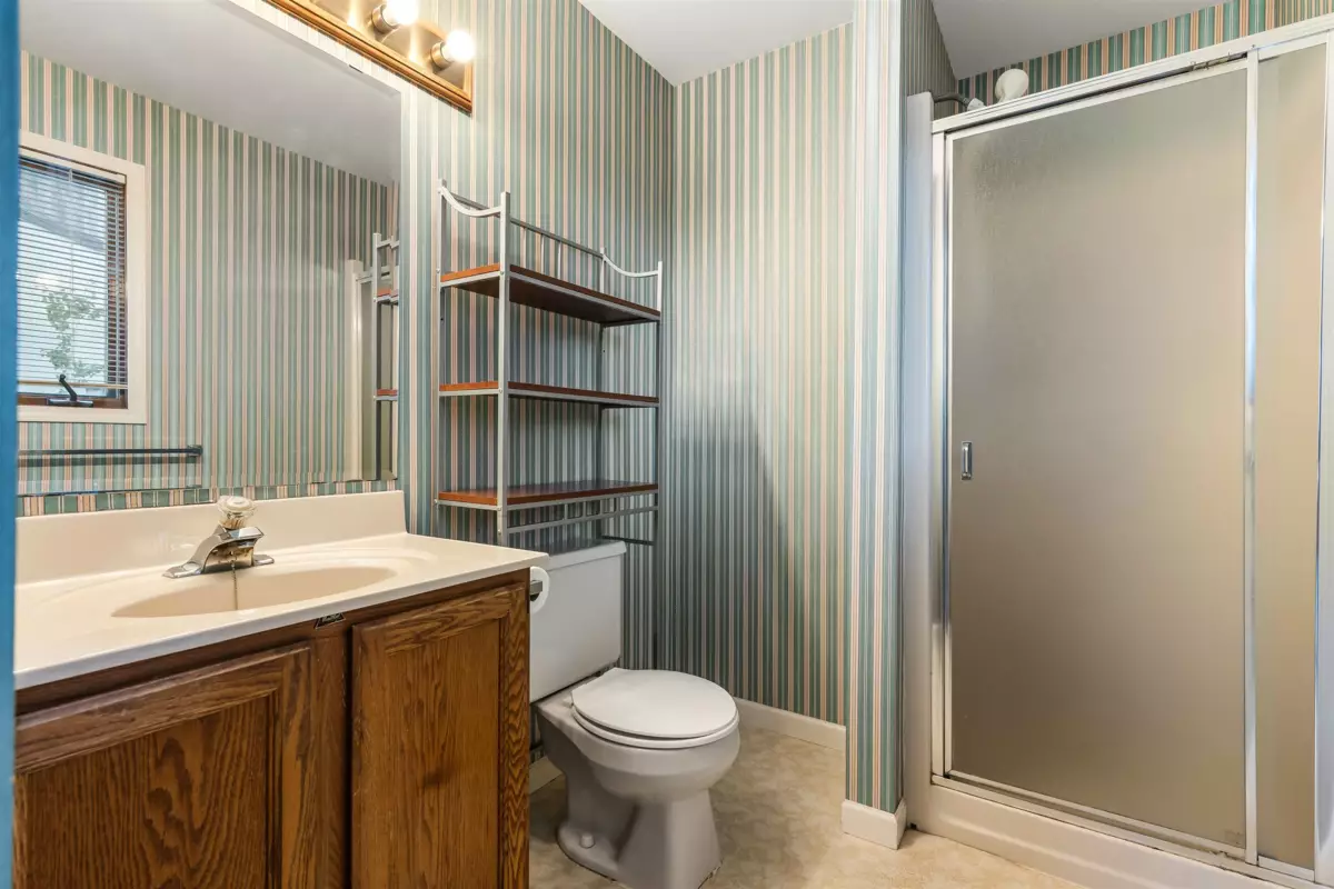 Powder Room Photo of 43445 Alameda Drive, Chilliwack, BC