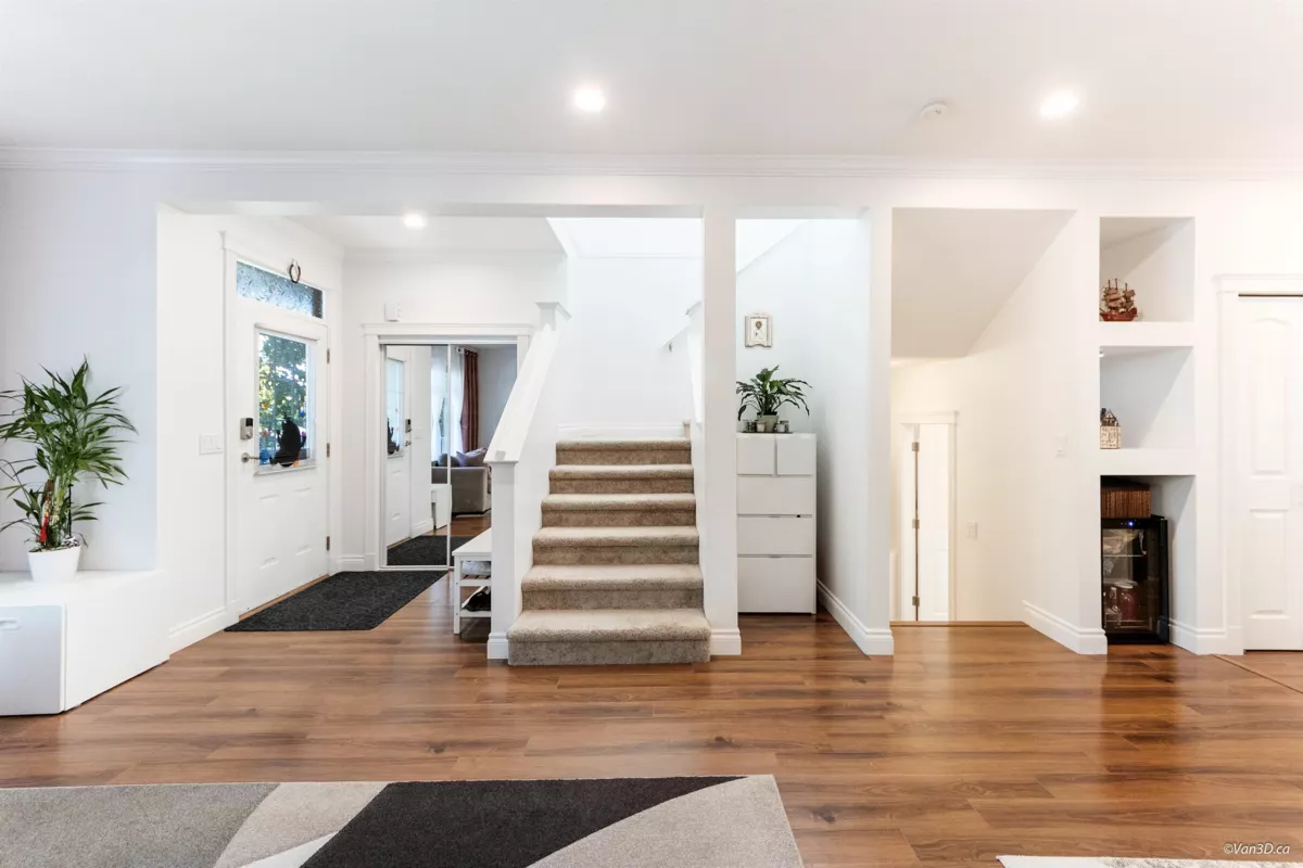 Dining Area Photo of 6631 192a Street, Surrey, BC