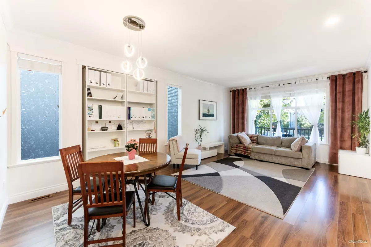 Kitchen Island Photo of 6631 192a Street, Surrey, BC