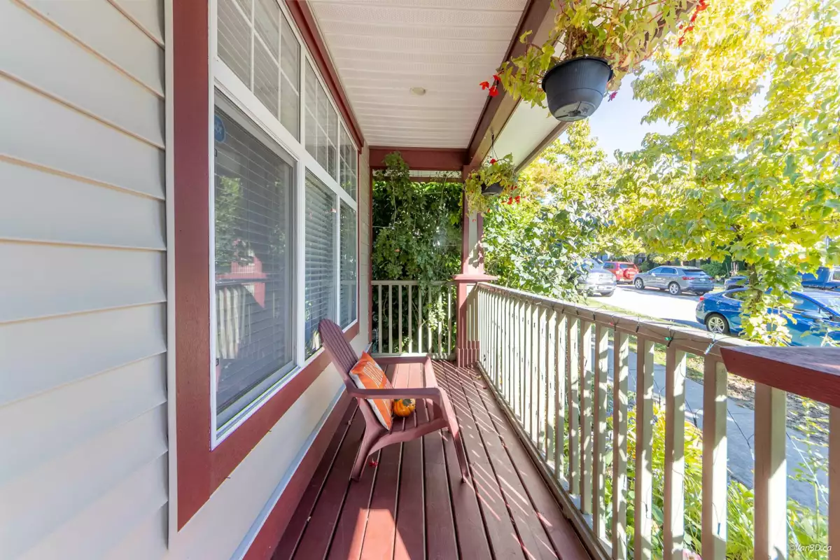Living Room Photo of 6631 192a Street, Surrey, BC