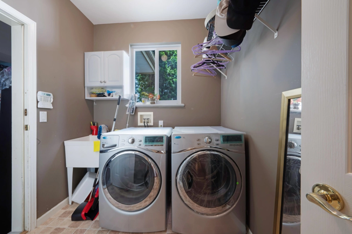 Bedroom 4 Photo of 6 Linden Street, Port Moody, BC