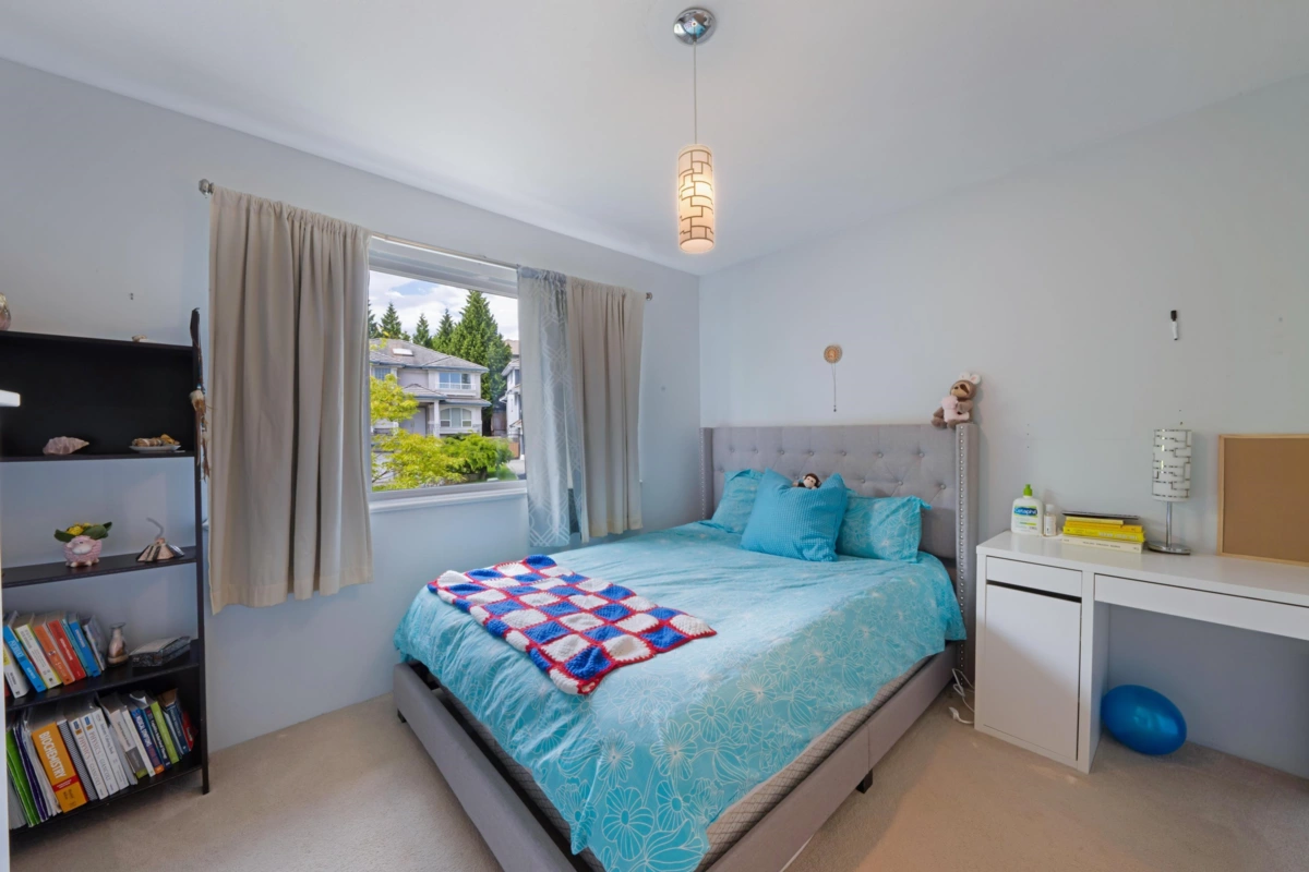 Garden / Landscaping Photo of 6 Linden Street, Port Moody, BC