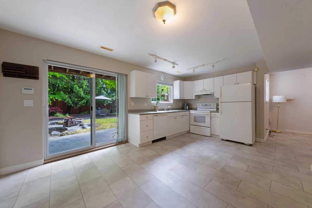 Outdoor Kitchen Photo of 6 Linden Street, Port Moody, BC