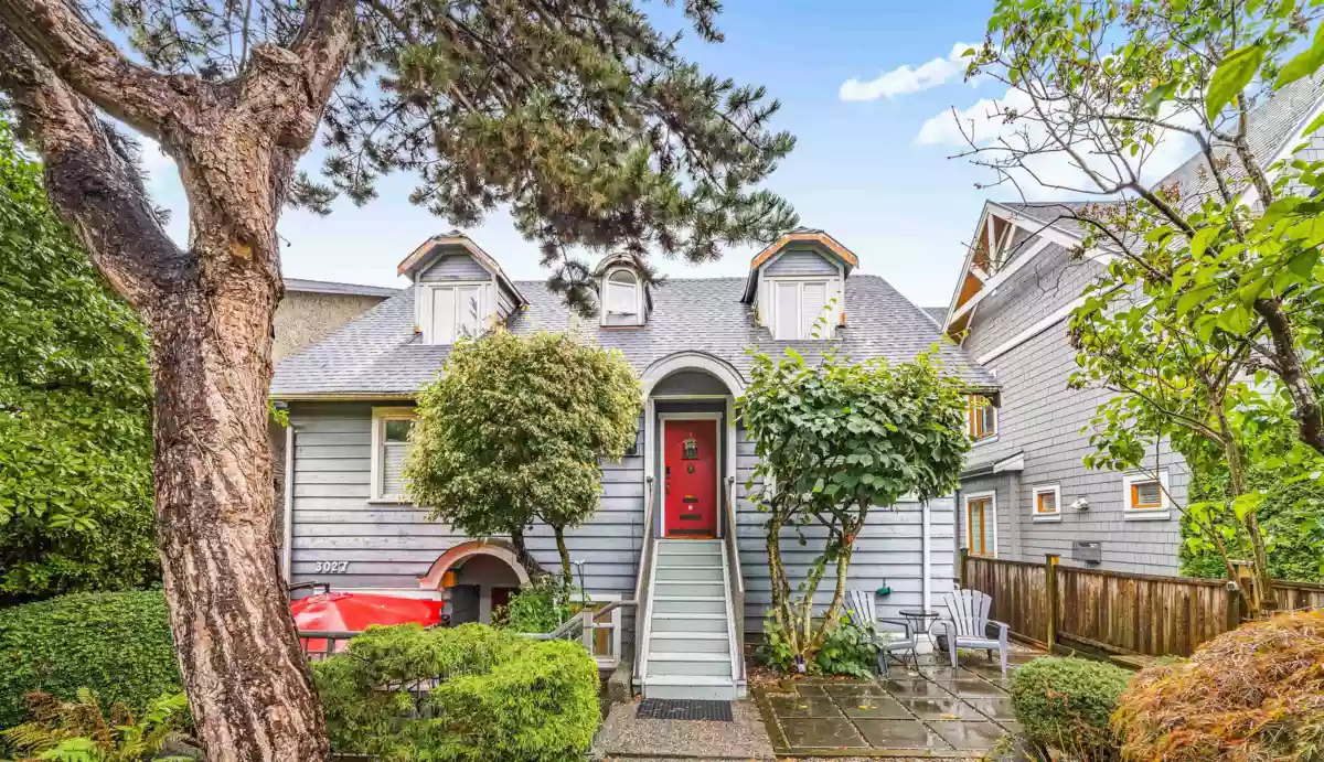 Exterior Front Photo of 3025 W 2nd Avenue, Vancouver, BC