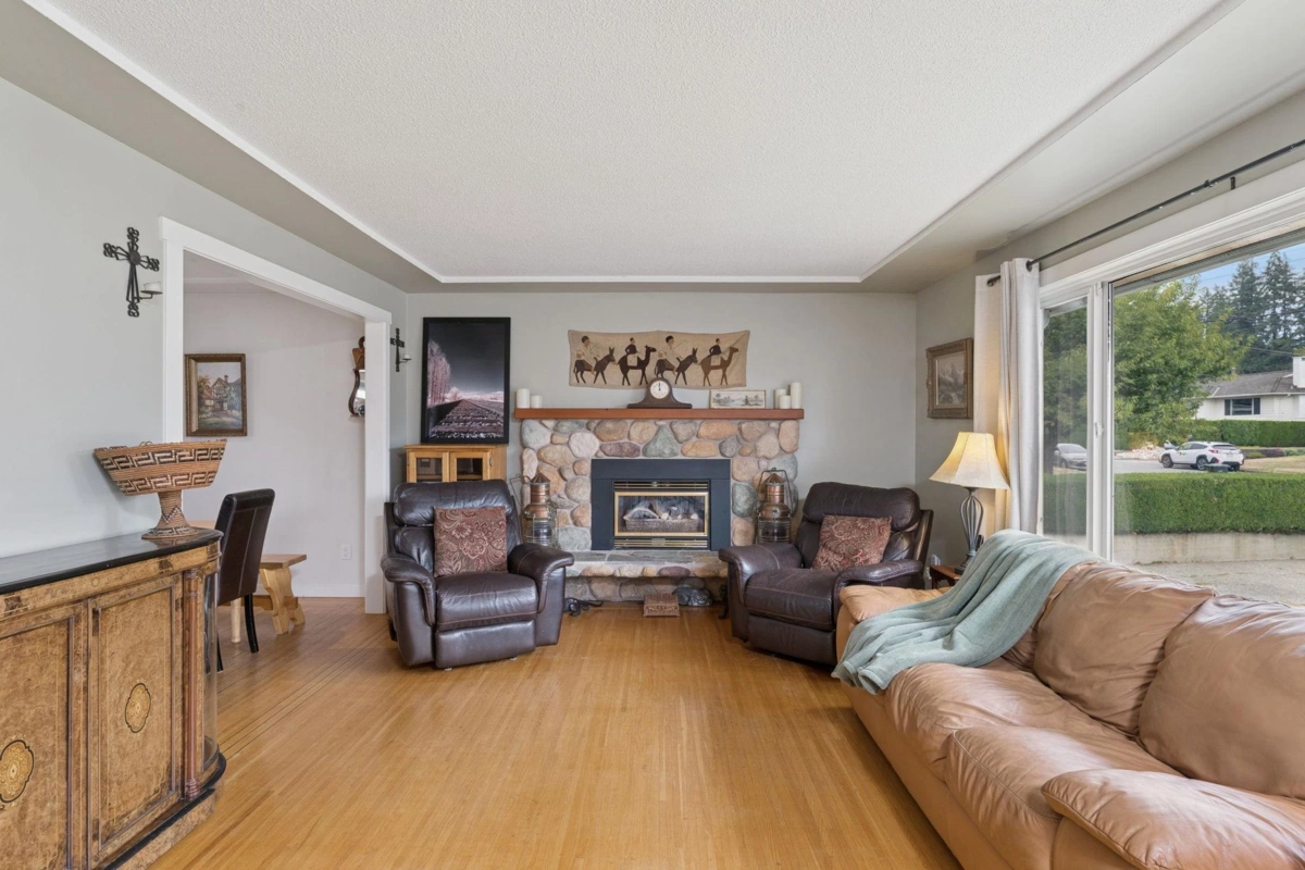 Dining Area Photo of 558 Draycott Street, Coquitlam, BC