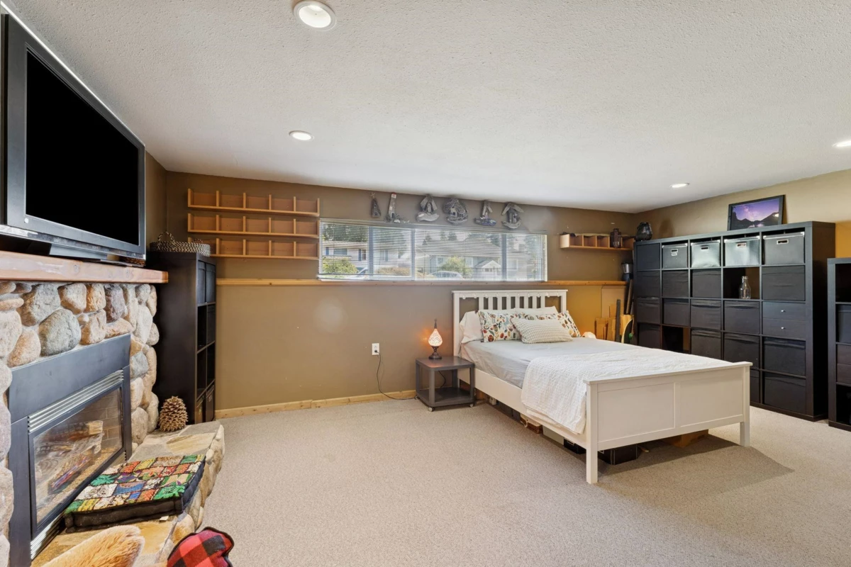Garage Interior Photo of 558 Draycott Street, Coquitlam, BC