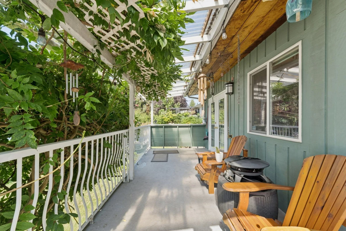 Garden / Landscaping Photo of 558 Draycott Street, Coquitlam, BC