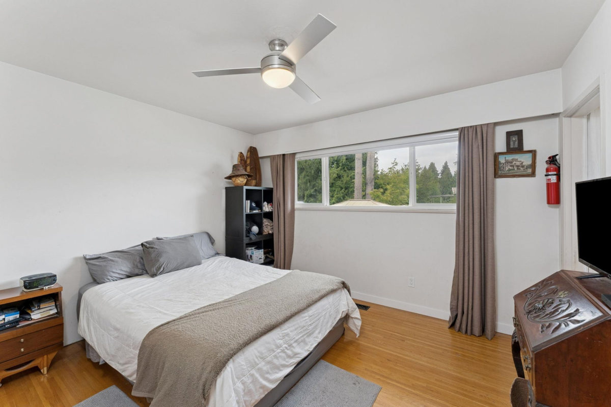 Guest Bathroom Photo of 558 Draycott Street, Coquitlam, BC