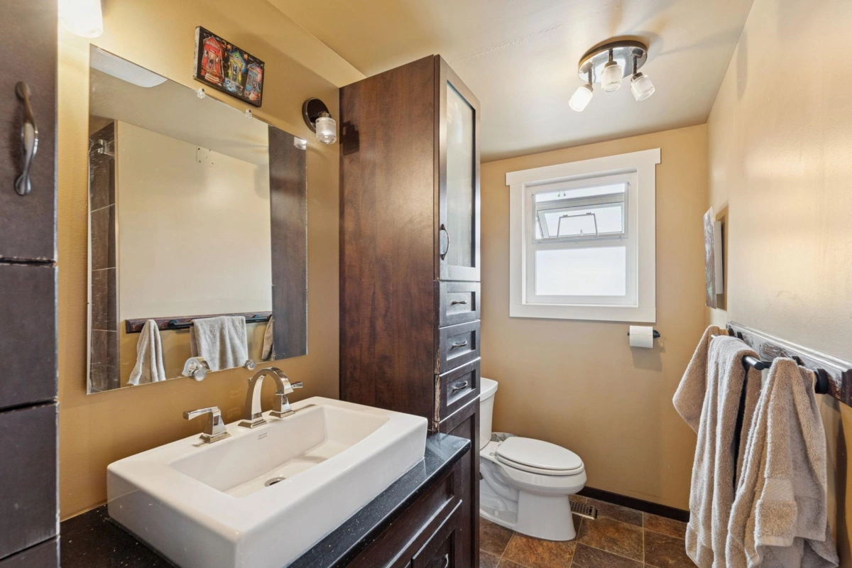 Mudroom Photo of 558 Draycott Street, Coquitlam, BC