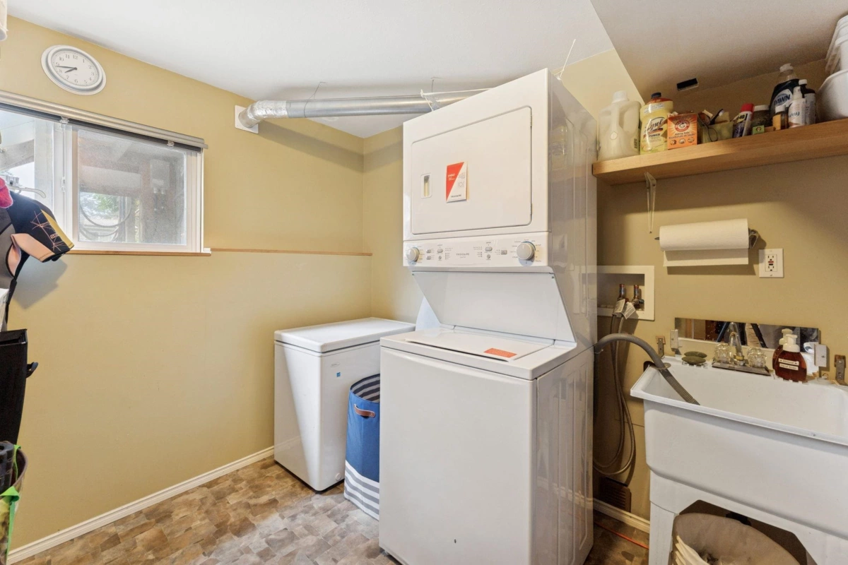 Outdoor Deck Photo of 558 Draycott Street, Coquitlam, BC