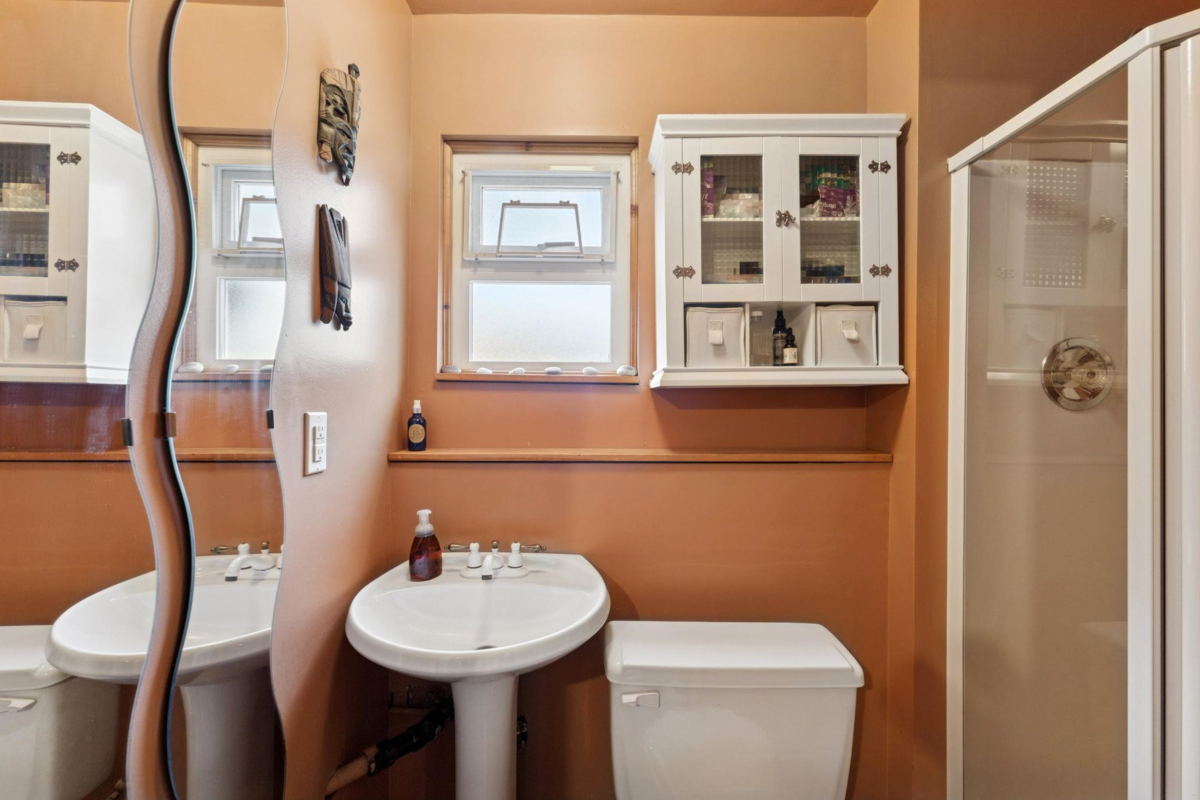 Outdoor Patio Photo of 558 Draycott Street, Coquitlam, BC