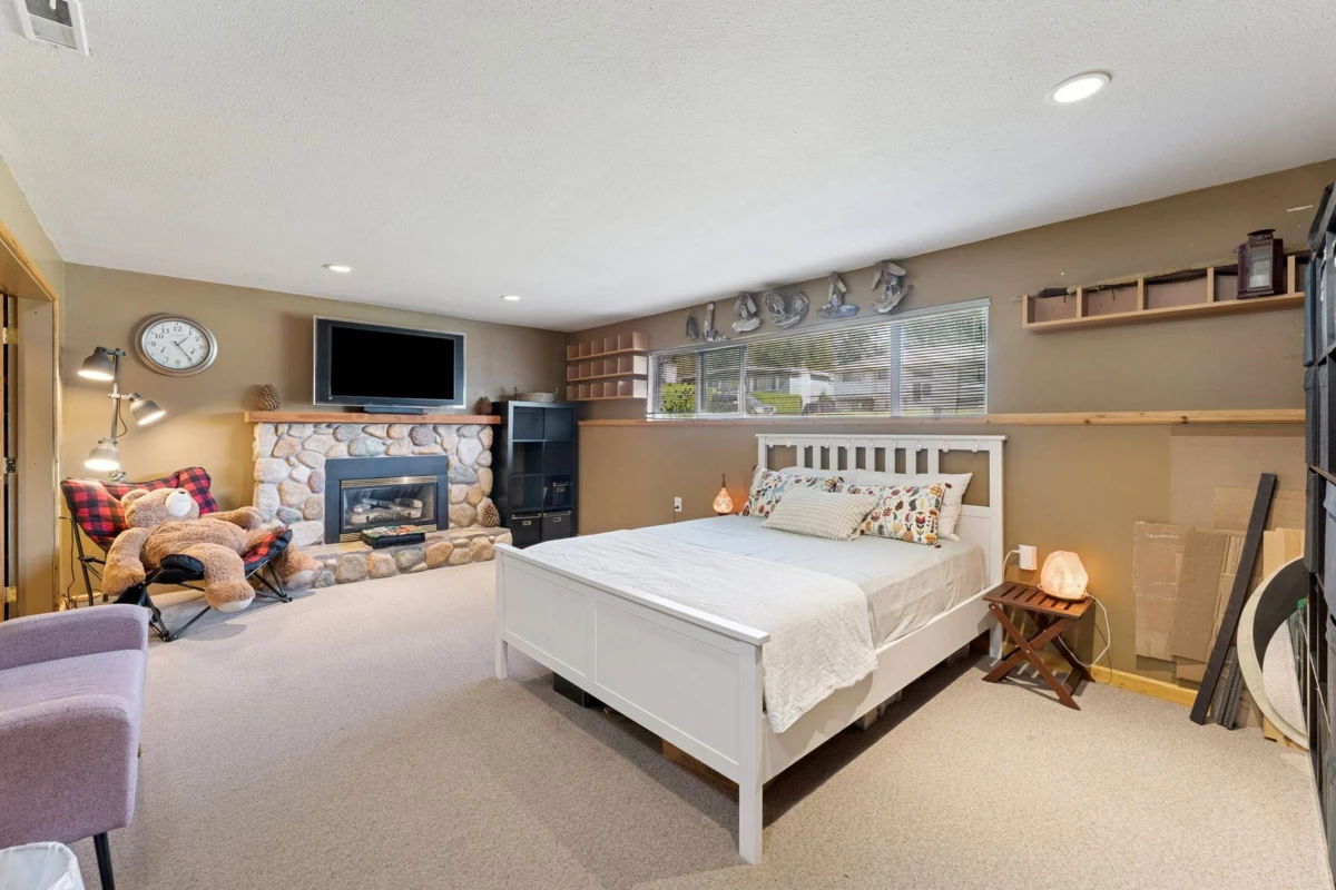 Staircase Photo of 558 Draycott Street, Coquitlam, BC