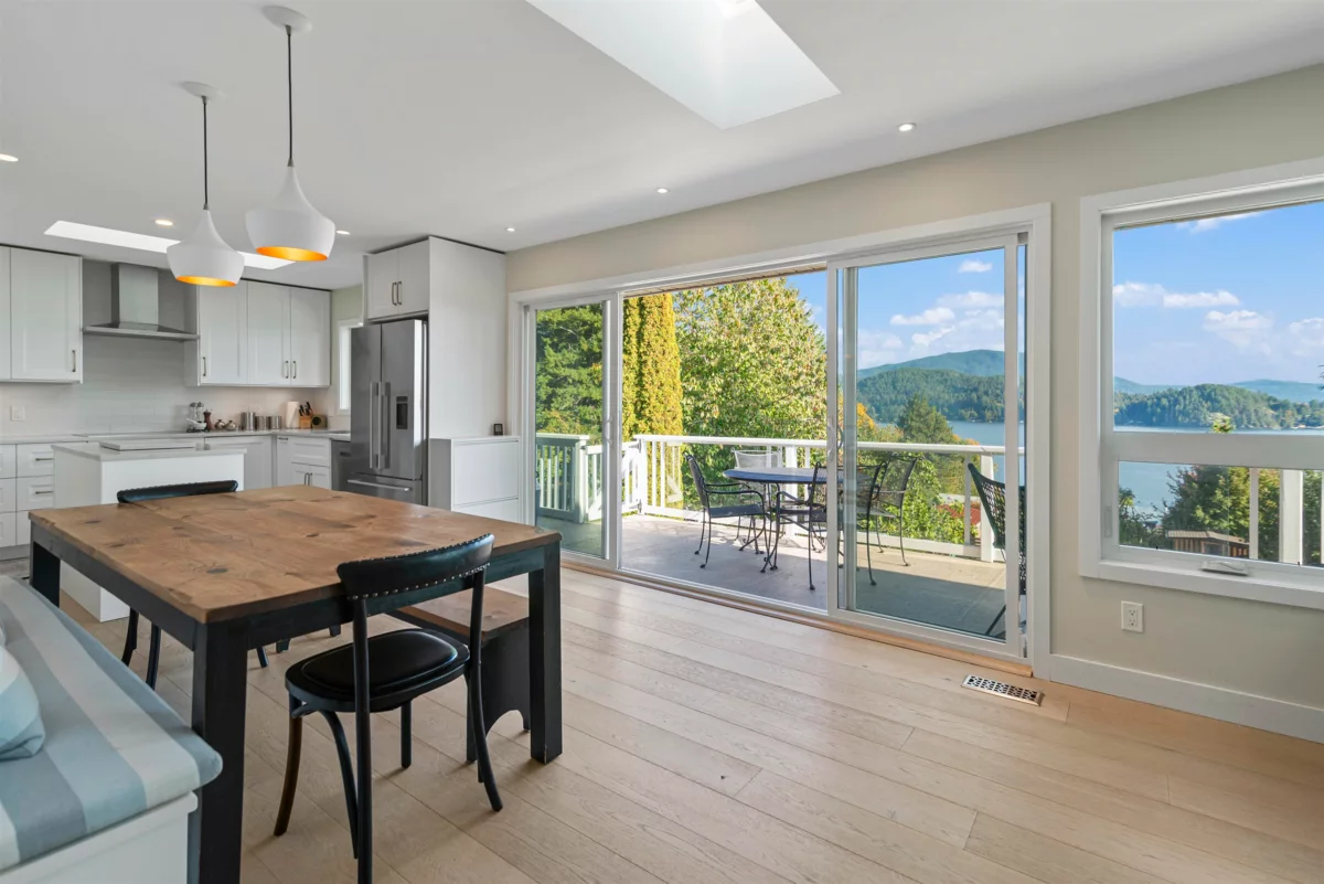 Breakfast Nook Photo of 648 Gibsons Way, Gibsons, BC