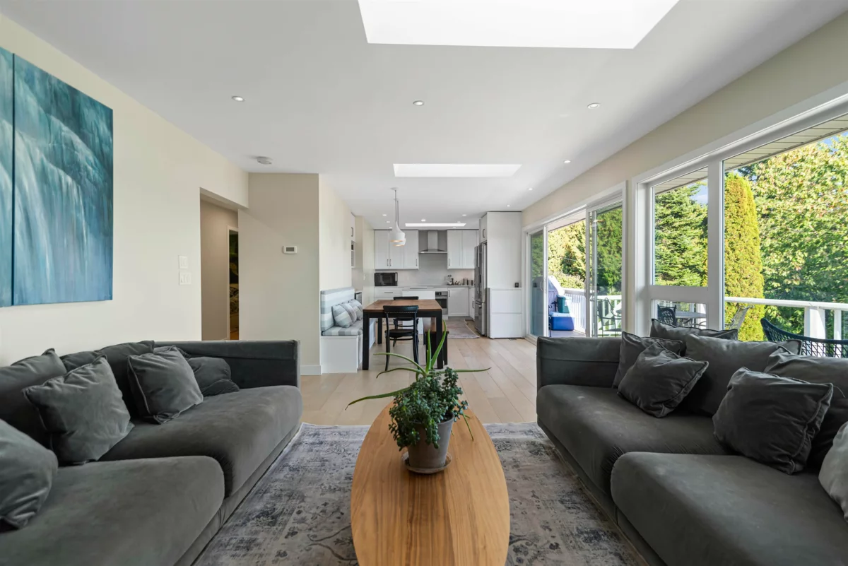 Kitchen Photo of 648 Gibsons Way, Gibsons, BC
