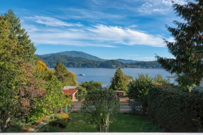 648 Gibsons Way, Gibsons, BC, Gibsons — Single Family Residence for sale