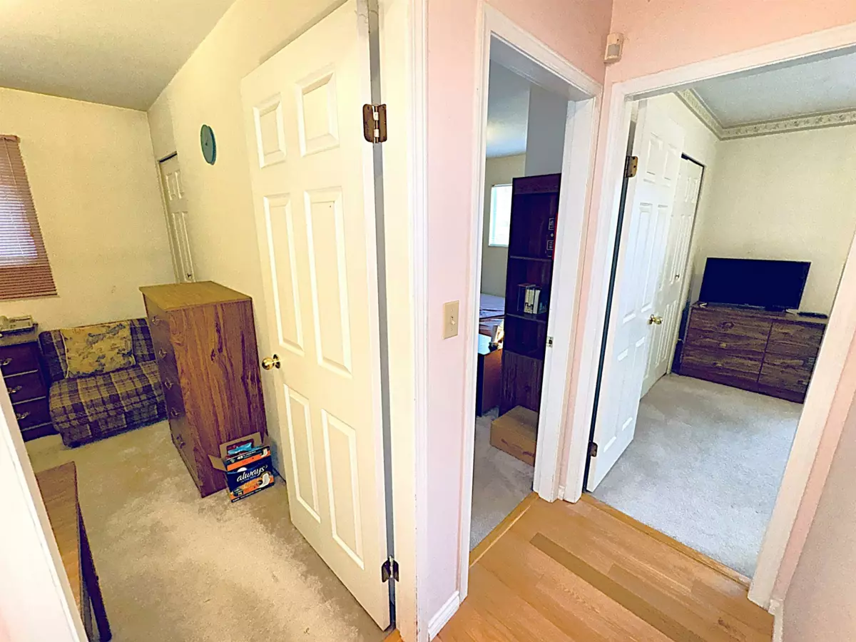 Guest Bathroom Photo of 963 E 11th Avenue, Vancouver, BC