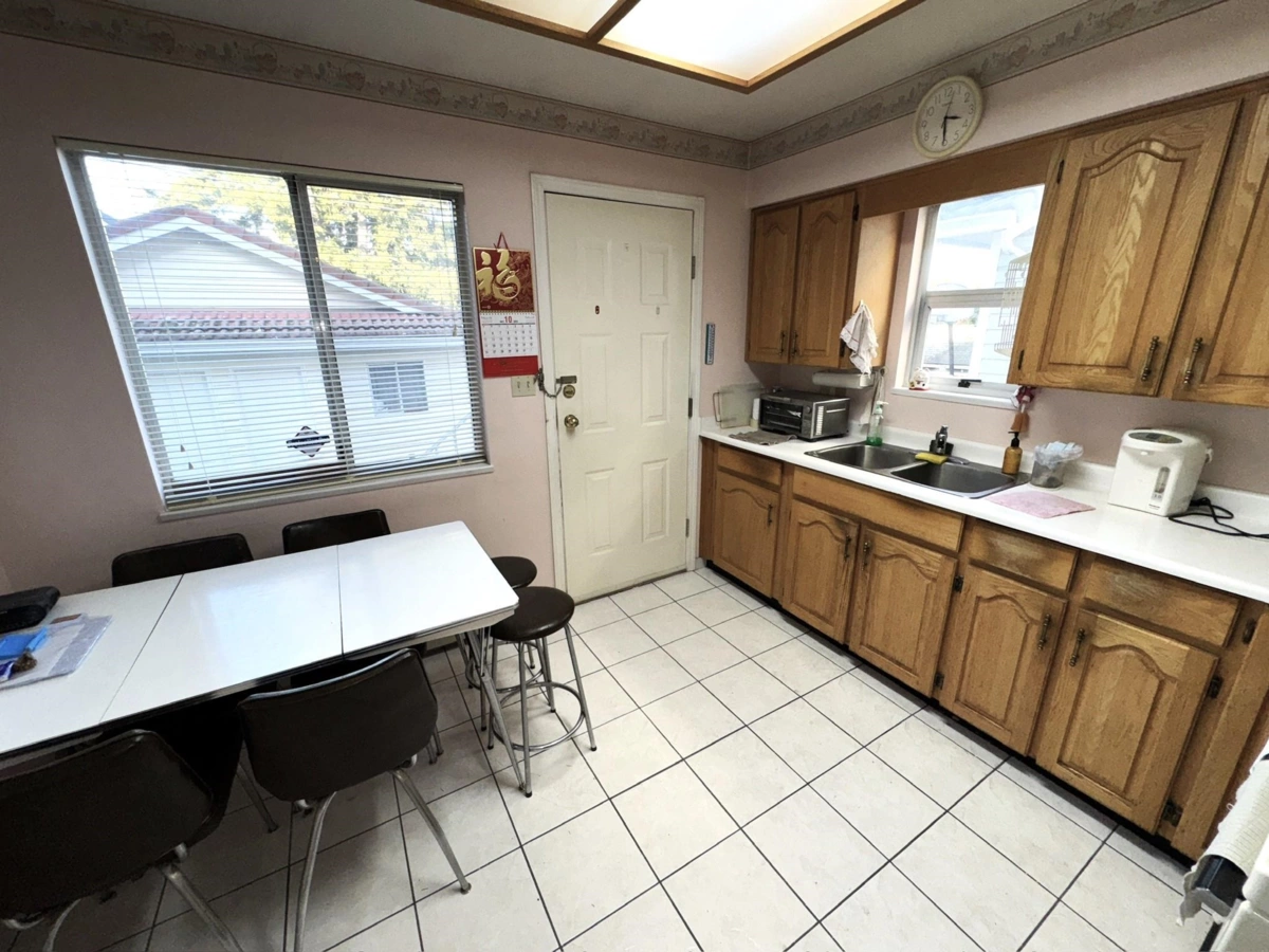 Kitchen Photo of 963 E 11th Avenue, Vancouver, BC