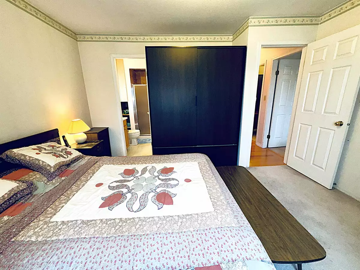 Primary Bathroom Photo of 963 E 11th Avenue, Vancouver, BC