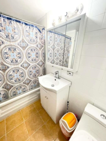 Guest Bathroom Photo of 219 9300 Glenacres Drive, Richmond, BC