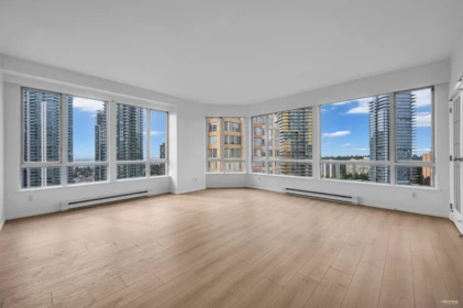 2104 6220 Mckay Avenue, Burnaby, BC, Burnaby — Apartment/Condo for sale