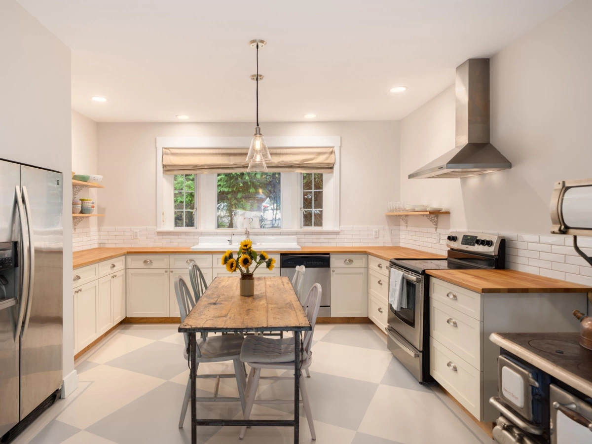 Primary Bedroom Photo of 1245 Miller Road, Bowen Island, BC