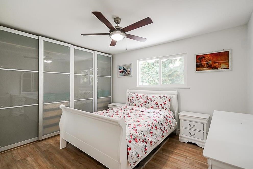 Primary Bathroom Photo of 15084 86a Avenue, Surrey, BC