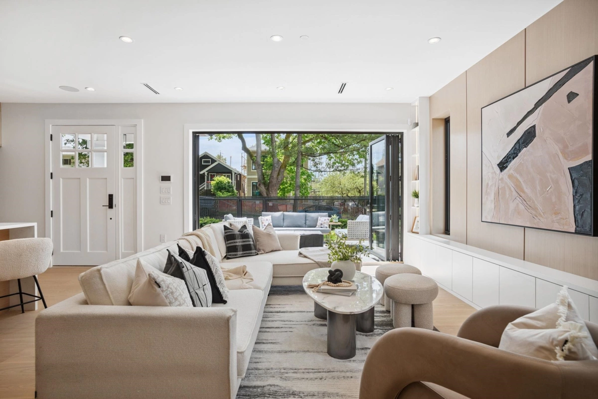 Family Room Photo of 2307 E 3rd Avenue, Vancouver, BC